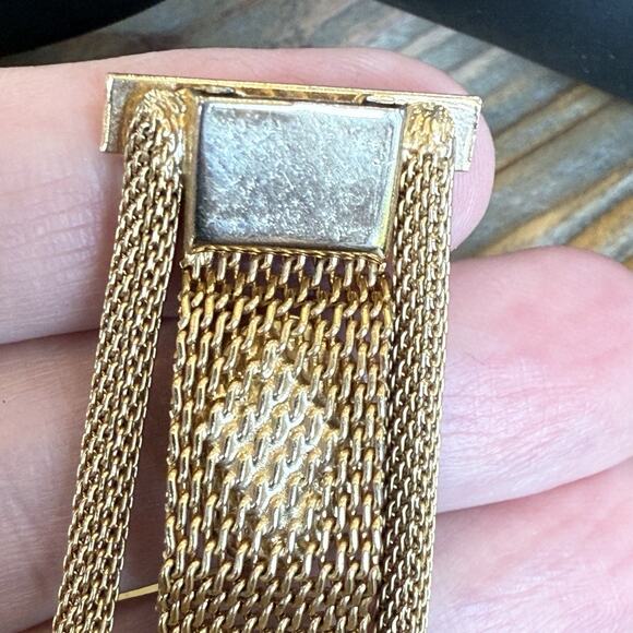 Vintage Black CAMEO Mesh BRACELET - 7" Gold Tone Mesh w/Scrolls - 1960s-70s - Picture 4 of 5